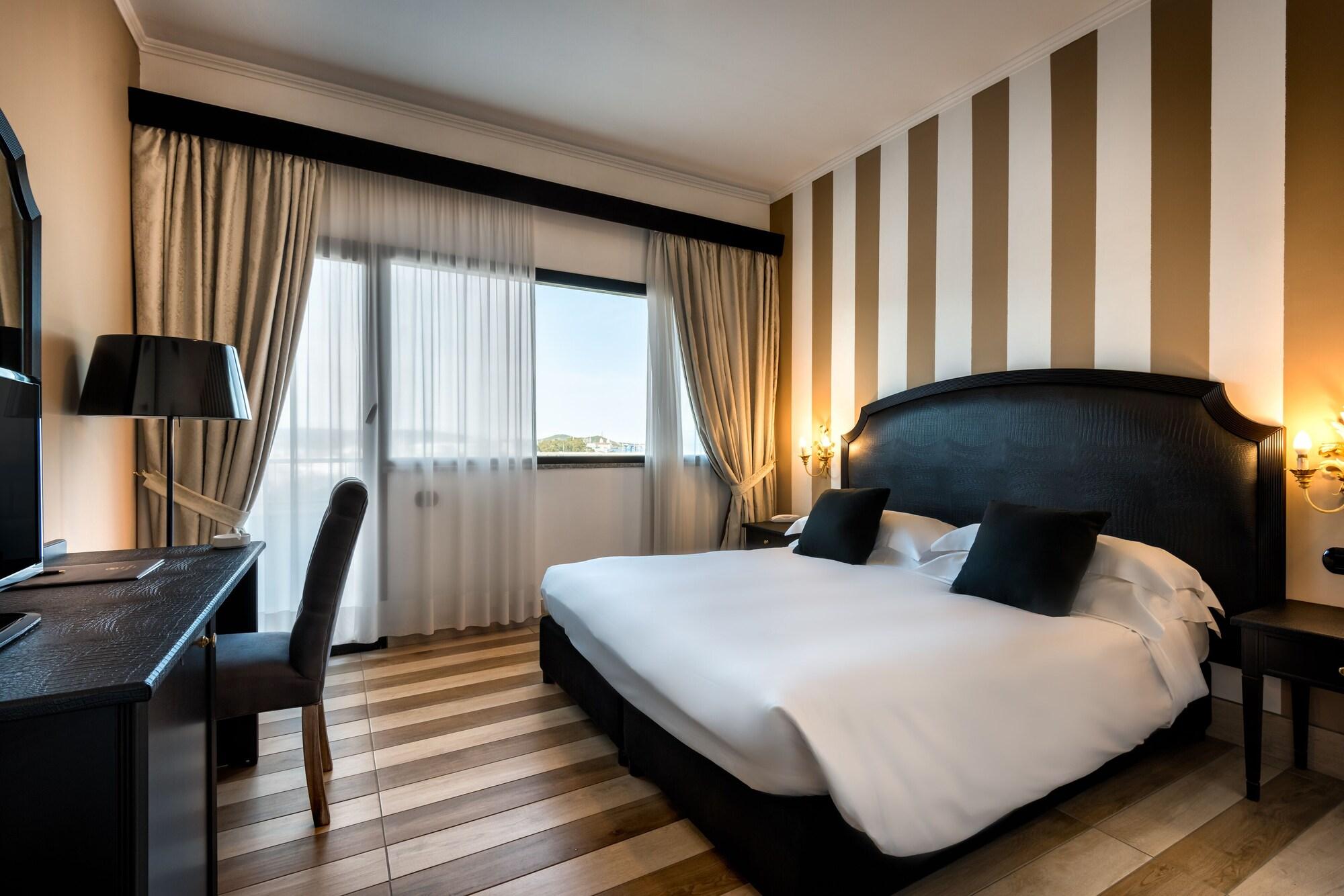 Hotel Martini Olbia Extérieur photo