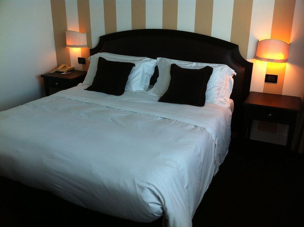 Hotel Martini Olbia Extérieur photo