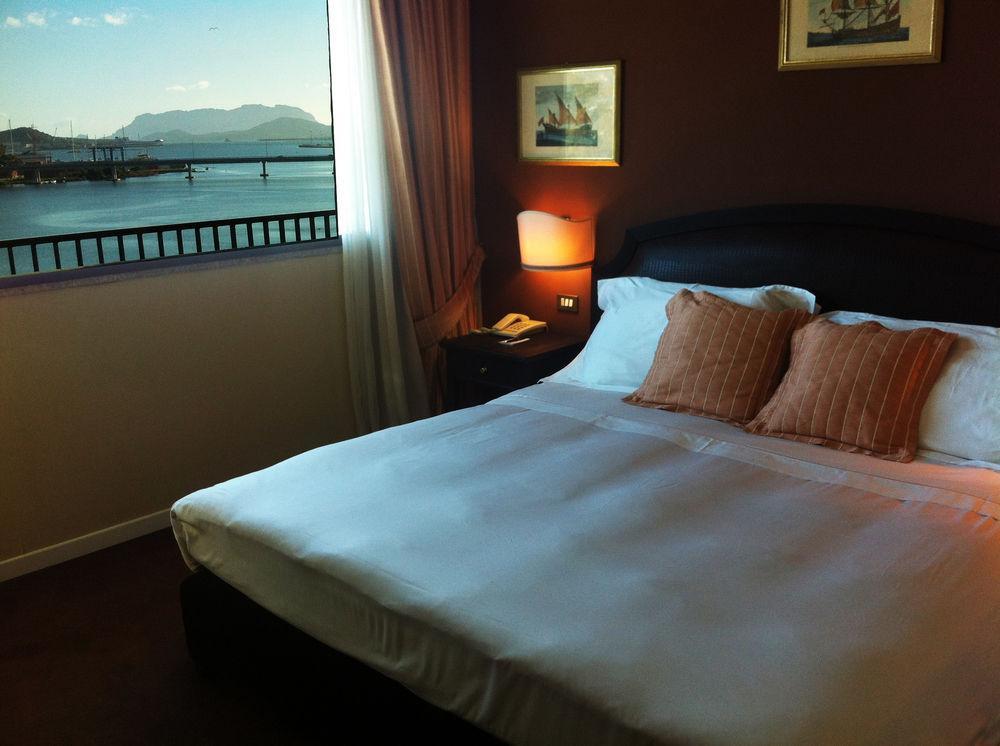 Hotel Martini Olbia Extérieur photo